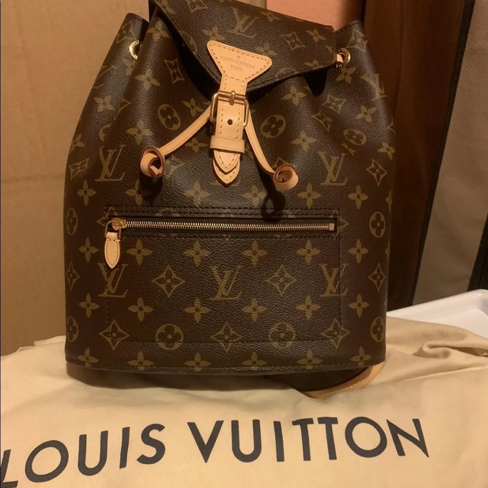 Louis Vuitton Montsouris Monogram